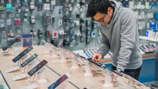 أخطاء شائعة يجب تجنبها عند شراء هاتف ذكي جديد خلال العروض