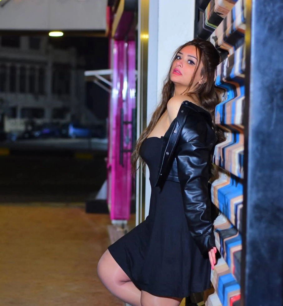 من هي المذيعة آلاء عبد العزيز وانتقالها البرامج الدينية إلى خلع الحجاب